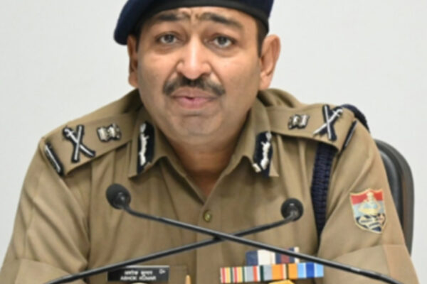 उत्तराखंड पुलिस का अभियानः 2 साल 7 महीने में एडीपीएस के 4917 आरोपी गिरफ्तार, 814 ईनामी बदमाश भी शामिल।