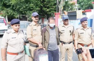 "हल्द्वानी पुलिस ने वन्यजीव तस्कर और एक ठग को किया गिरफ्तार, एसएसपी ने दिया 2500 का इनाम"