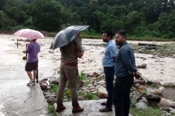 नैनीताल: "बदलते मौसम के साथ, अधिकारीगण अलर्ट !"