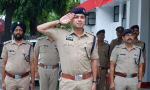 "वरिष्ठ पुलिस अधीक्षक प्रहलाद नारायण मीणा ने हल्द्वानी पुलिस हेडक्वार्टर्स में सलामी ली, नैनीताल जनपद का संभाला कार्यभार "