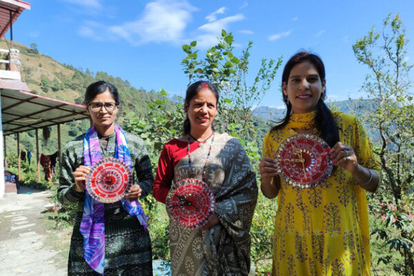 आत्म निर्भरता की मिसालः खुद को सशक्त बनाने के साथ ही कुमाऊंनी संस्कृति को बढ़ावा दे रही ‘भिटोली’।