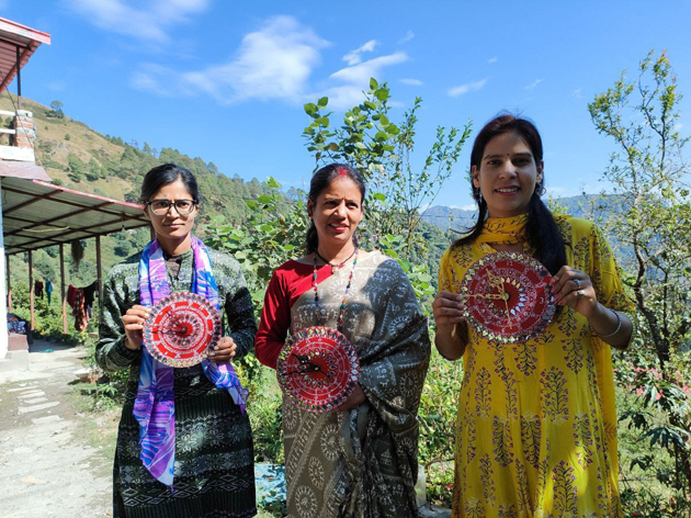 आत्म निर्भरता की मिसालः खुद को सशक्त बनाने के साथ ही कुमाऊंनी संस्कृति को बढ़ावा दे रही ‘भिटोली’।