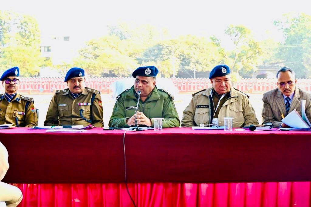 उत्तराखंड ग्लोबल इंवेटर्स समिटः पुलिस के आला अधिकारियों ने सुरक्षा में लगे पुलिस कर्मियों को ब्रीफ किया।