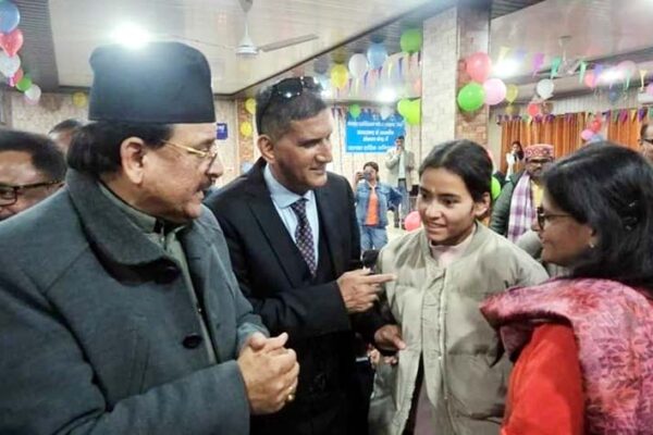 गौलापार स्थित नैब पहुंचे केंद्रीय रक्षा राज्यमंत्री, बच्चों का बढ़ाया हौंसला।