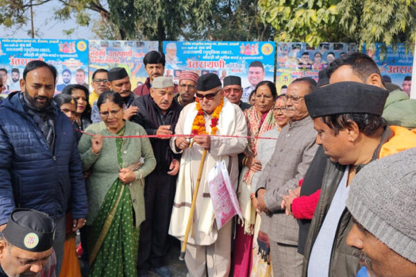 उत्तरायणी मेले का विधिवत शुभारंभ, संस्थापक अध्यक्ष बलवंत चुफाल ने फीता काटकर किया उदघाटन।