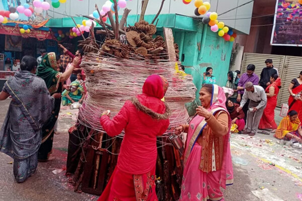 उत्तराखंड में होली की धूम, जगह-जगह हुआ होलिका पूजन