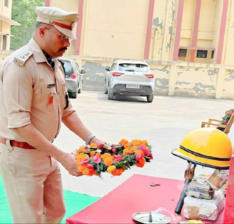 शहीदों को याद करने के साथ अग्निशमन सेवा सप्ताह शुरु, एसएसपी ने दी श्रद्धांजलि