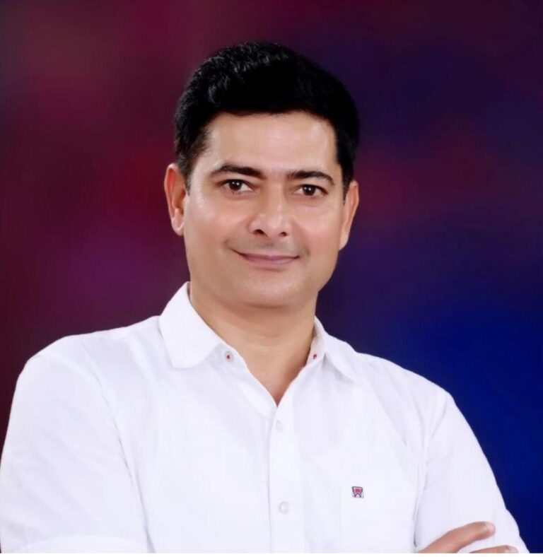 10 लाख नौकरियां देगी कांग्रेस, गरीब परिवार की महिलाओं को सालाना एक लाख रूपए मिलेंगेः नीरज तिवारी