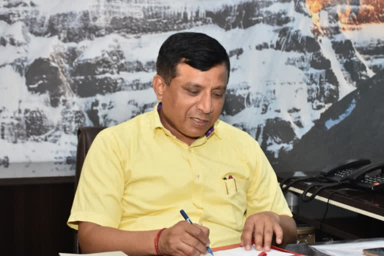 Uttarakhand-पेट्रोल-डीजल बचत की मुहिम: उत्तराखंड सूचना विभाग ने मनाया “नो फ्यूल डे”
