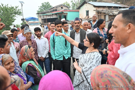 मानसून से पहले बंद पड़े हौज-नालों की सफाई कराकर उन्हें खोल देंः डीएम