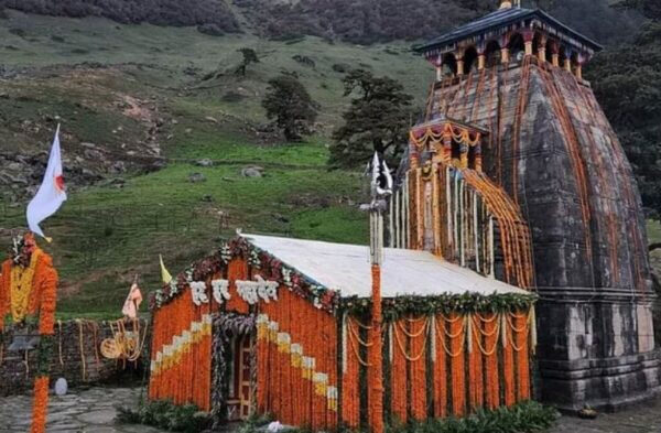 श्रद्धालुओं के लिए खुले भगवान मद्महेश्वर मंदिर के कपाट