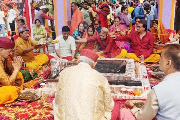 धूमधाम से मना नैनीताल में श्री मां नयना देवी मंदिर का स्थापना दिवस