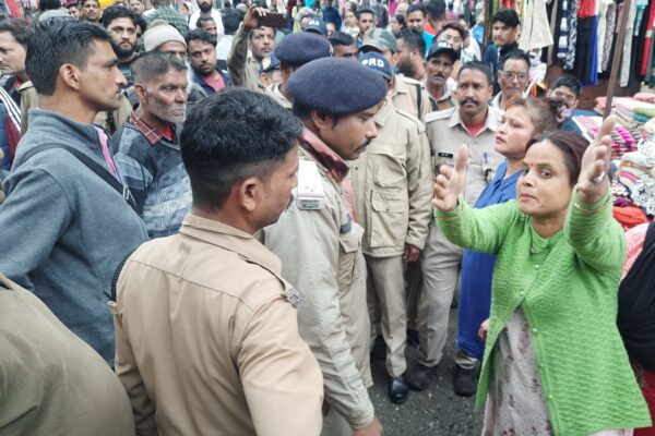 नैनीताल का चर्चित पंत पार्क फिर चर्चा में, लगने हैं 121 फड़-खोखे, सजा दिया पूरा बाजार