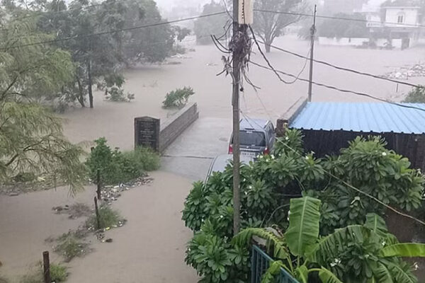 जलभराव में फंसे परिवार को बचाने गए थे, पानी में डूबकर हो गई दो युवकों की दर्दनाक मौत