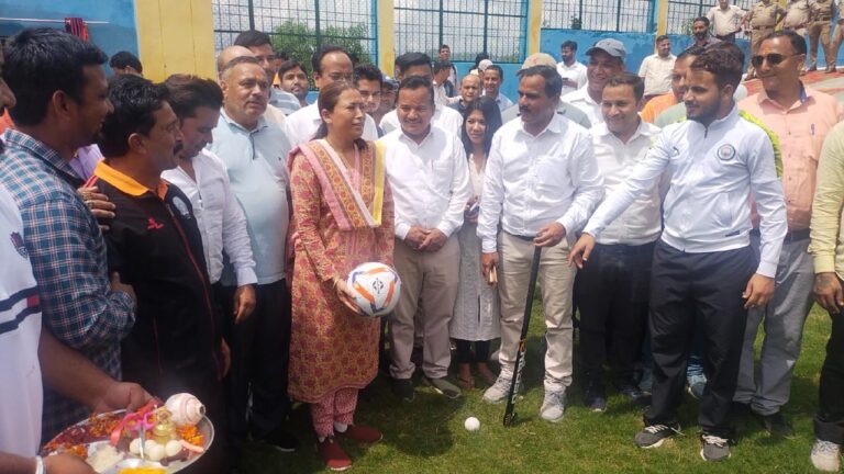 खिलाड़ियों को बेहतर सुविधा प्रदान करेगा अल्मोड़ा स्टेडियमः रेखा