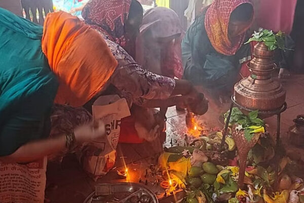 सावन का पहला सोमवार आजः बम भोले के जयकारों से गूंजे शिवालय