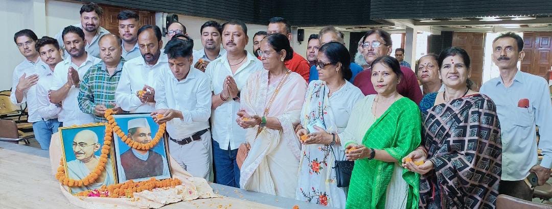 Haldwani: गांधी और शास्त्री जयंती पर महानगर कांग्रेस ने किया विचार गोष्ठी का आयोजन