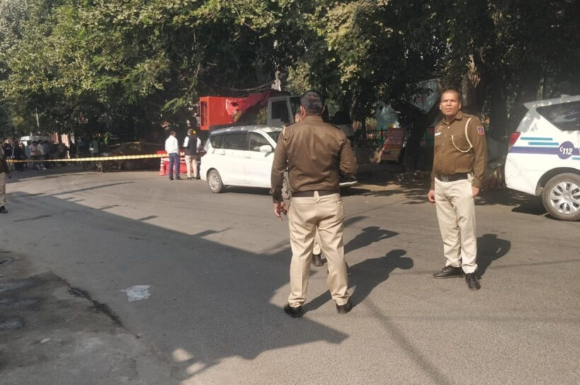 New Delhi News: बंसी स्वीट्स के पास संदिग्ध धमाका, पुलिस जांच में जुटी