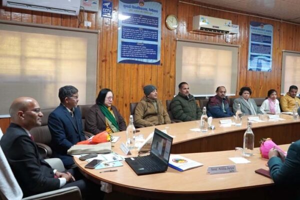 Nainital: राष्ट्रीय शिक्षा नीति का प्रभावी क्रियान्वयन व छात्रों का समग्र विकास आवश्यक: डॉ. रंजीत सिन्हा