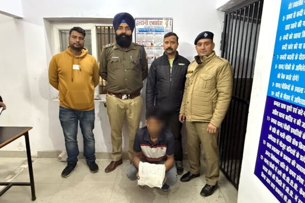 Nainital: नैनीताल पुलिस का नशे के खिलाफ अभियान जारी, जमानत पर छूटे तस्कर को फिर रंगे हाथों दबोचा