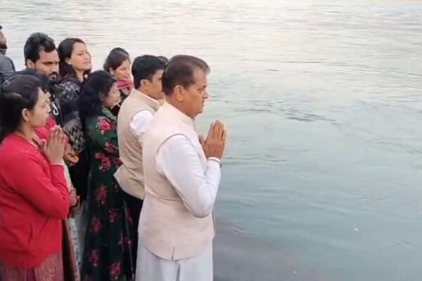Rishikesh: मां गंगा के दरबार में मंत्री प्रेमचंद अग्रवाल, बोले – अगर गलत हूं तो सजा दो!