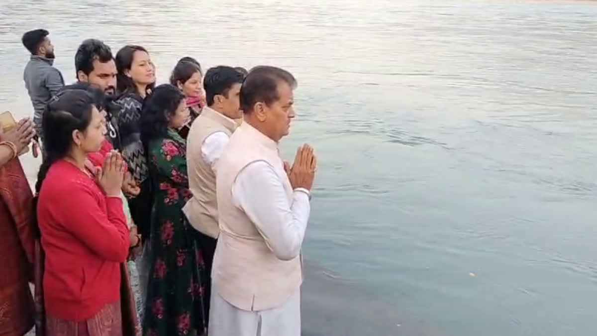 Rishikesh: मां गंगा के दरबार में मंत्री प्रेमचंद अग्रवाल, बोले – अगर गलत हूं तो सजा दो!