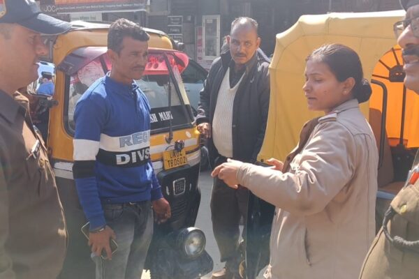 Nainital: नैनीताल SSP के निर्देश पर बनभूलपुरा में चला सघन चेकिंग अभियान, 30 ऑटो-ई रिक्शा जब्त