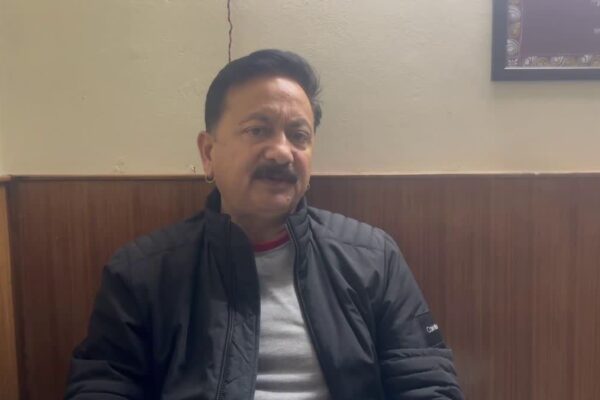 Dehradun: भाजपा प्रदेश अध्यक्ष के पुतले को पटाखों से उड़ाने की कांग्रेस ने निंदा की, शांतिपूर्ण विरोध की अपील