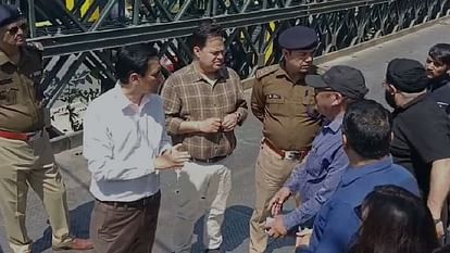 Haldwani: नट-बोल्ट चोरी होने पर कमिश्नर दीपक रावत ने जताई नाराजगी, FIR दर्ज करने के दिए निर्देश