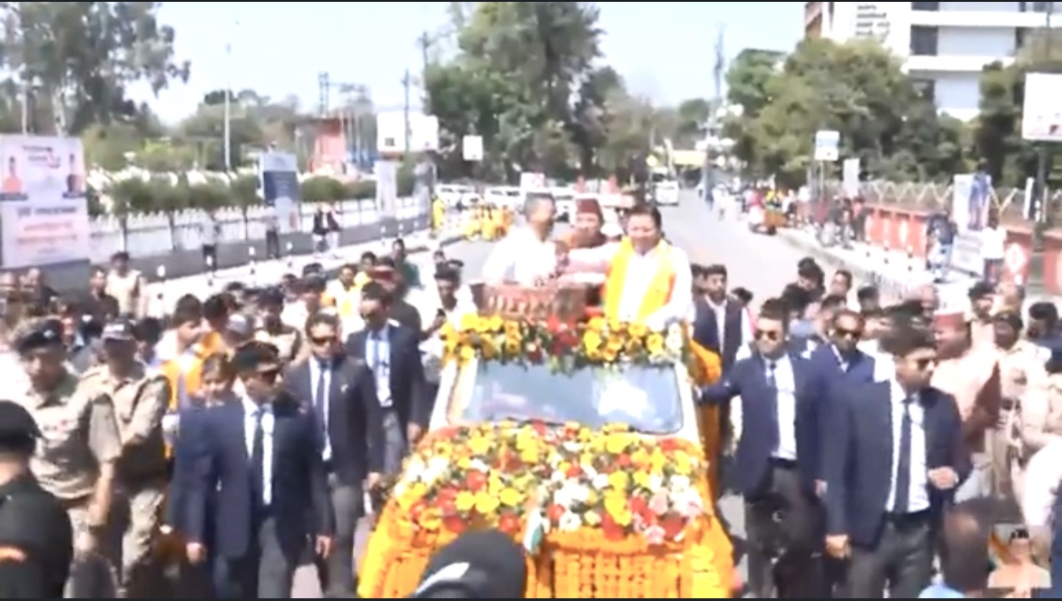 Dehradun: धामी सरकार के तीन साल पूरे, देहरादून में भव्य रोड शो और सांस्कृतिक कार्यक्रम आयोजित