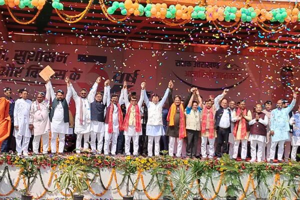 Dehradun: उत्तराखंड में जल्द होगा कैबिनेट विस्तार, नवरात्रों में धामी सरकार ले सकती है फैसला