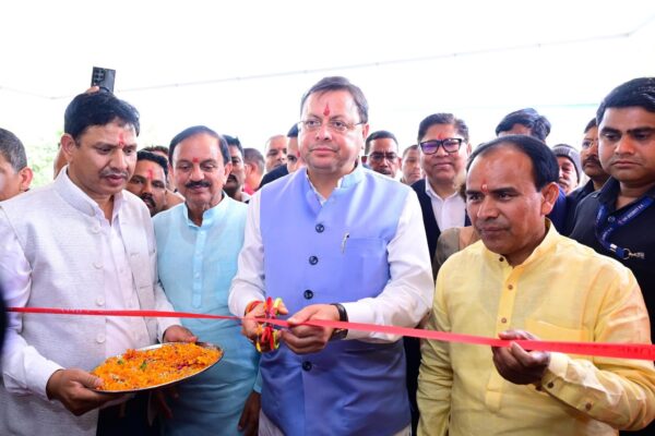 Dehradun: मुख्यमंत्री ने 1232 नर्सिंग अधिकारियों को दिए नियुक्ति पत्र, दून मेडिकल कॉलेज सभागार का किया लोकार्पण