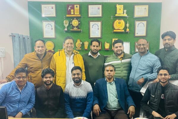 Ramnagar: रामनगर टैक्स बार एसोसिएशन ने पेपरलेस रजिस्ट्री कानून का किया विरोध