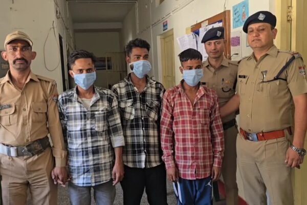 Ramnagar: रामनगर में मां-बेटी को जिंदा जलाने की कोशिश, पुलिस ने तीन आरोपियों को किया गिरफ्तार