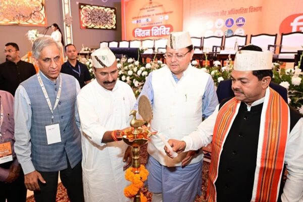 Dehradun: देहरादून में आयोजित दो दिवसीय चिंतन शिविर में मुख्यमंत्री धामी ने लिया भाग, सामाजिक सशक्तिकरण की नीतियों पर हुआ मंथन