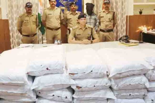 Udham singh nagar: पुलभट्टा में पुलिस और एसटीएफ की ऐतिहासिक कार्रवाई,434 किलो गांजा बरामद, तस्कर गिरफ्तार