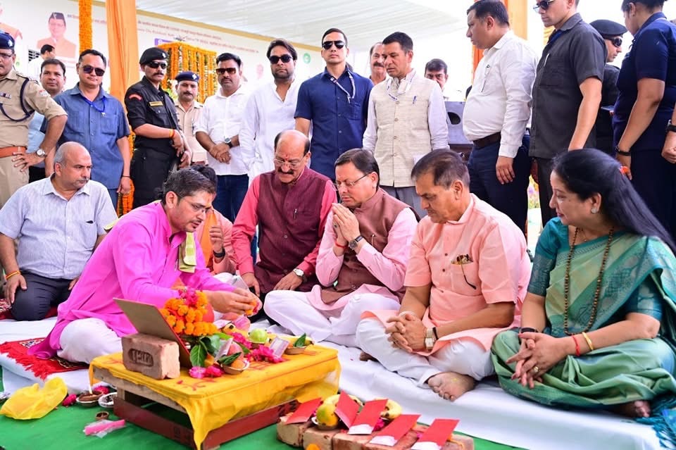 Rishikesh: मुख्यमंत्री धामी ने ऋषिकेश में राफ्टिंग बेस स्टेशन व बहुमंजिला पार्किंग परियोजनाओं का किया शिलान्यास