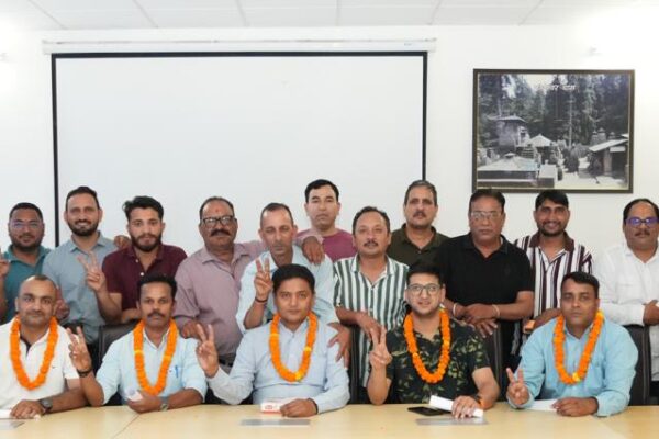 Dehradun: उत्तराखण्ड सूचना कर्मचारी संघ की नई कार्यकारिणी गठित, कैलाश रावत अध्यक्ष और अंकित कुमार महामंत्री चुने गए
