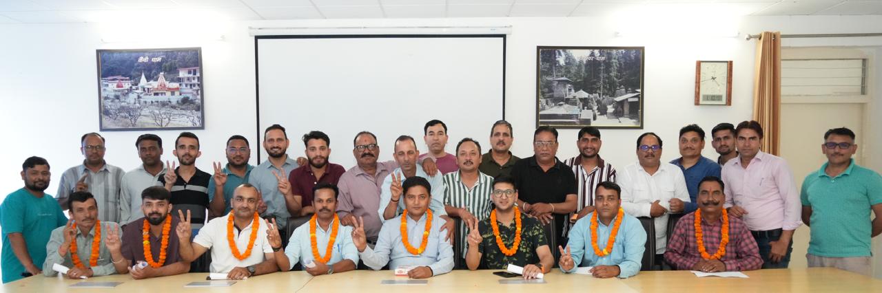 Dehradun: उत्तराखण्ड सूचना कर्मचारी संघ की नई कार्यकारिणी गठित, कैलाश रावत अध्यक्ष और अंकित कुमार महामंत्री चुने गए