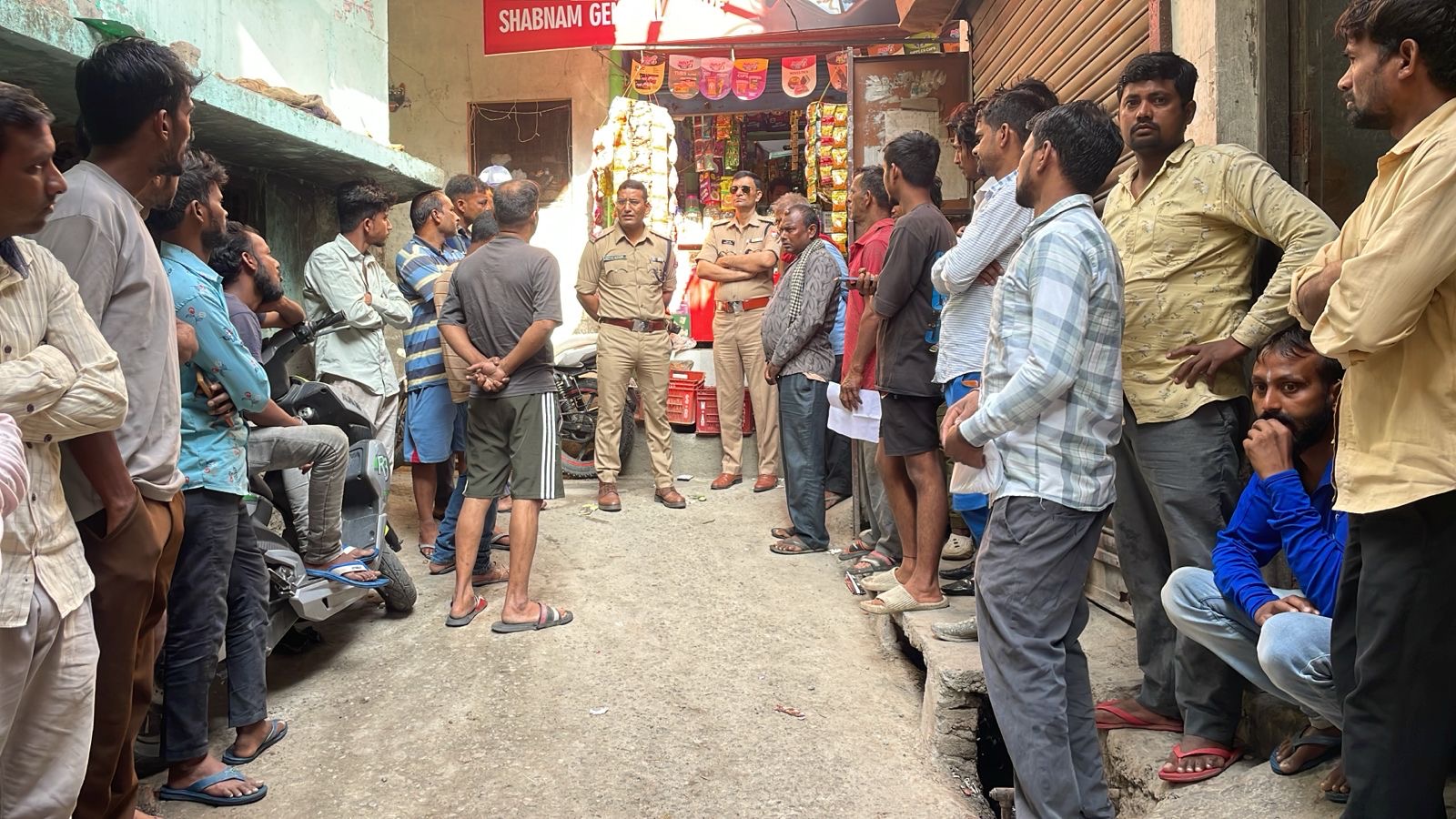 Nainital: नैनीताल पुलिस का सत्यापन अभियान: 438 बाहरी व्यक्तियों का सत्यापन, 11 भवन स्वामियों पर कार्रवाई