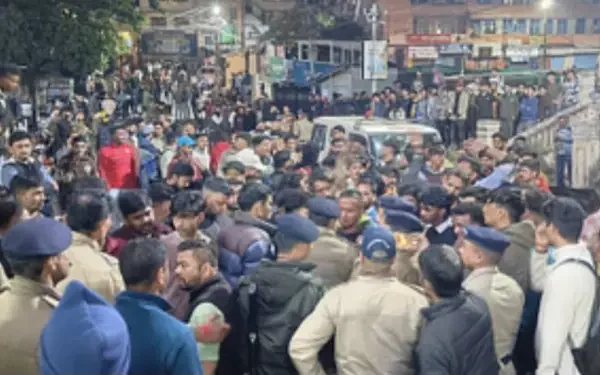 Nainital: नैनीताल में नाबालिग से दुष्कर्म के बाद भड़का जनाक्रोश, बाजार बंद, प्रदर्शन तेज