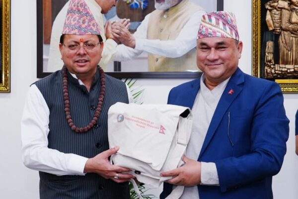 Dehradun: मुख्यमंत्री धामी से मिले नेपाल के सुदूर पश्चिम प्रांत के मुख्यमंत्री, द्विपक्षीय सहयोग को लेकर हुई चर्चा