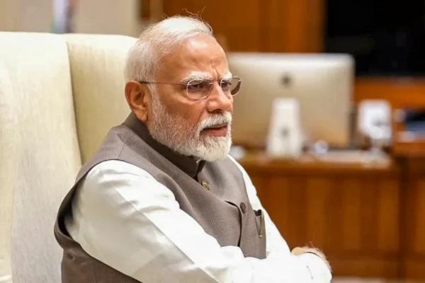 New Delhi: तीनों सेना प्रमुखों और CDS के साथ युद्ध स्थिति पर मंथन, PM मोदी की बड़ी रणनीतिक बैठक जारी