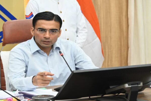 Dehradun: बिना मान्यता संचालित स्कूल पर डीएम ने ठोका ₹5.20 लाख जुर्माना