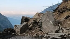 Landslide in Pithoragarh Blocks Kailash Mansarovar Yatra Route, Hundreds of Pilgrims Stranded 