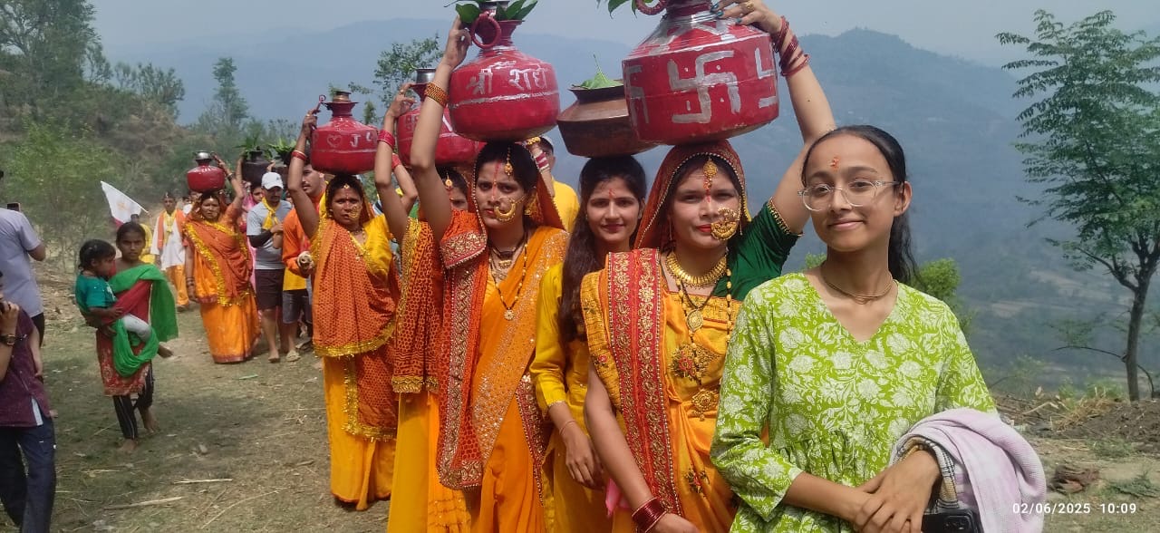 Champawat: ग्राम पंचायत सिल्योडी गूंठ में श्रीमद्भागवत कथा का आयोजन, युवाओं ने दी आर्थिक भागीदारी