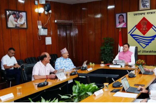 Dehradun: धामी कैबिनेट की बैठक में 12 अहम प्रस्तावों को मिली मंजूरी, हाइब्रिड वाहनों पर टैक्स माफ