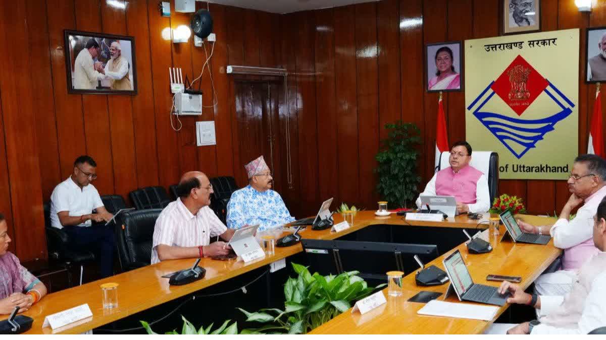 Dehradun: धामी कैबिनेट की बैठक में 12 अहम प्रस्तावों को मिली मंजूरी, हाइब्रिड वाहनों पर टैक्स माफ