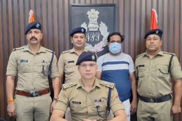 Rudrapur: रुद्रपुर पुलिस के जाल में फंसा करोड़ों की ठगी करने वाला ‘मायावी बाबा’