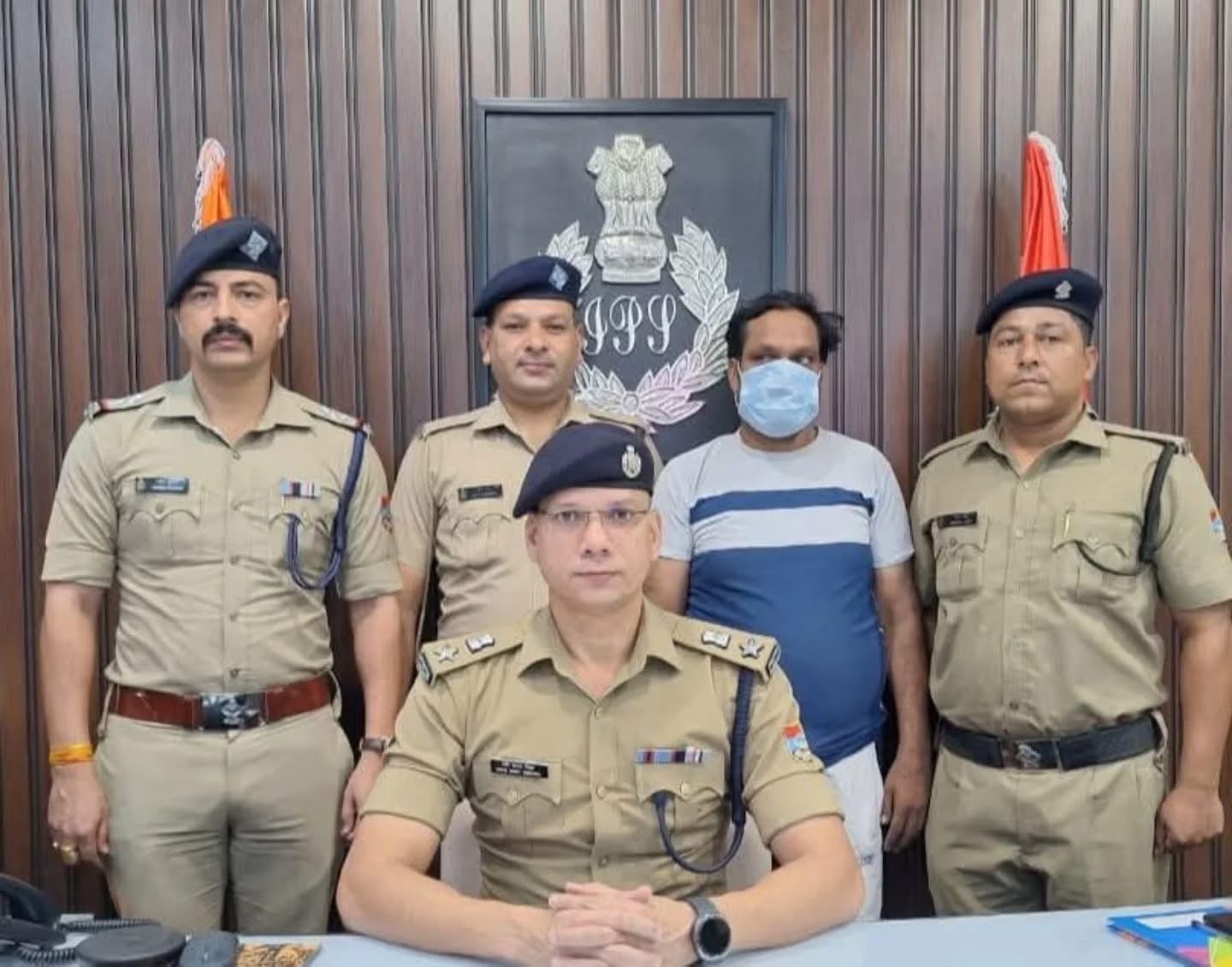 Rudrapur: रुद्रपुर पुलिस के जाल में फंसा करोड़ों की ठगी करने वाला ‘मायावी बाबा’
